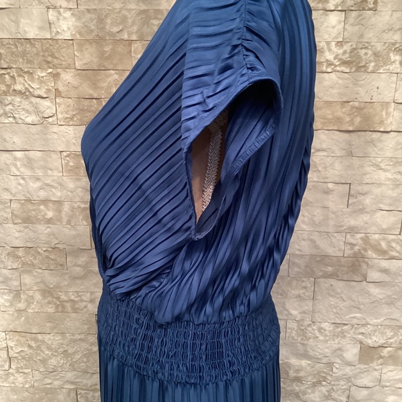 DKNY Blue Pleated Smocked-Waist Midi Dress - Picture 9 of 16